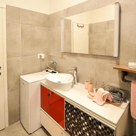Apartamento With A - C In Istrien 55187 Pula